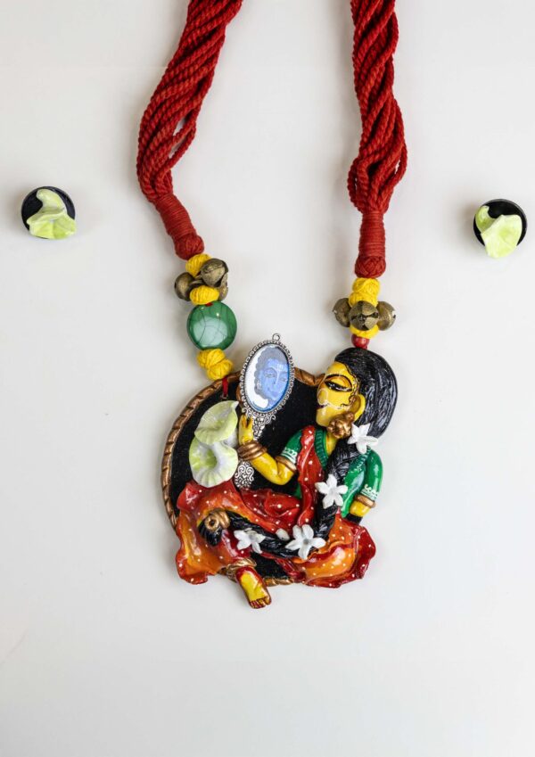 Traditional Woman in Mirror Pendant – Handcrafted Clay Necklace & Earrings Set | Artistic Ethnic Jewellery for Cultural Elegance